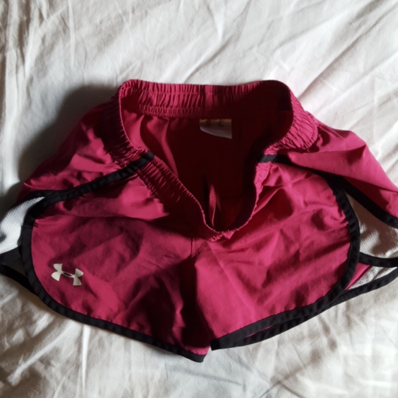 Youth Under Armour size medium shorts - Picture 3 of 5